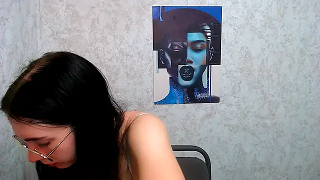 Snapshot of MiraBabe_ chatting on November 10, 2025, 10:53 am MiraBabe online show from November 10, 2025, 10:53 am