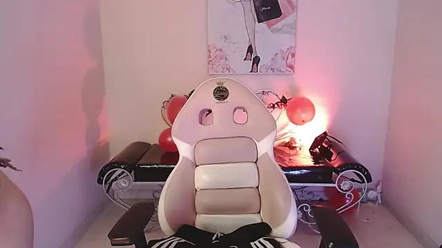 gaby angel  online show from November 19, 2025, 7:47 pm