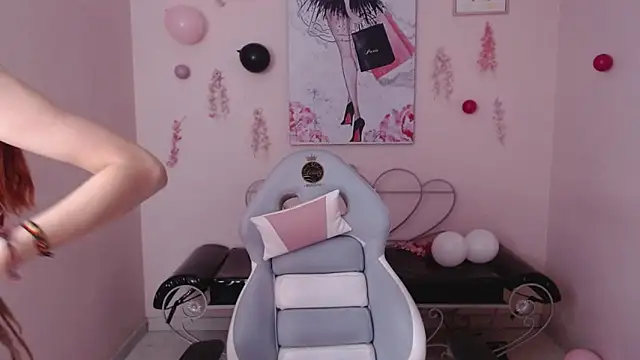 gaby angel  online show from October 19, 2025, 1:47 pm