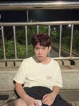 xlong00099 online show from September 26, 2025, 5:31 pm