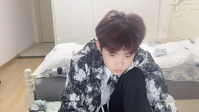 xlong00099 online show from November 8, 2025, 8:29 am