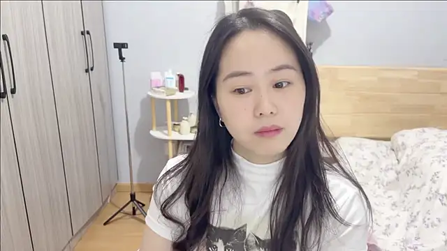 Snapshot of wxj1019 chatting on February 5, 2026, 5:03 am wxj1019 online show from February 5, 2026, 5:03 am