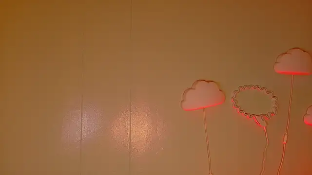 Snapshot of KeendraFox_ chatting on May 4, 2026, 9:45 am KeendraFox online show from May 4, 2026, 9:45 am
