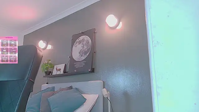 KeendraFox  online show from October 15, 2025, 10:12 am