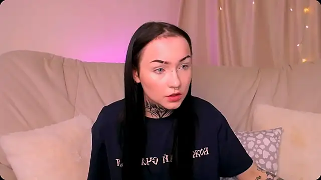 Snapshot of MollyKissy chatting on November 16, 2025, 9:36 am MollyKissy online show from November 16, 2025, 9:36 am