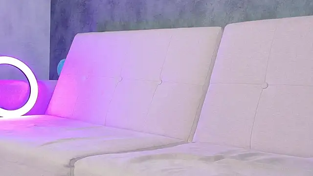 Snapshot of OnlyForYou_ chatting on September 19, 2025, 4:05 am OnlyForYou online show from September 19, 2025, 4:05 am