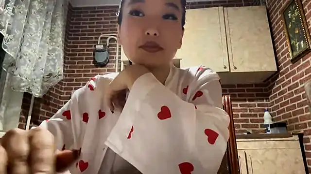 Snapshot of EmmaLeexth chatting on September 18, 2025, 2:20 pm EmmaLeexth online show from September 18, 2025, 2:20 pm