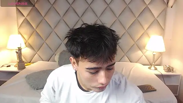 Clement Reyes online show from September 18, 2025, 12:19 pm