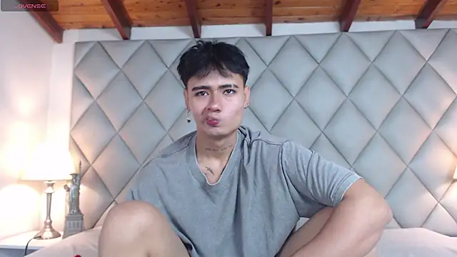 Clement Reyes online show from October 18, 2025, 1:02 pm