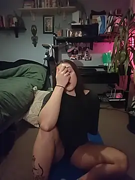 laradoom online show from November 10, 2025, 11:54 pm