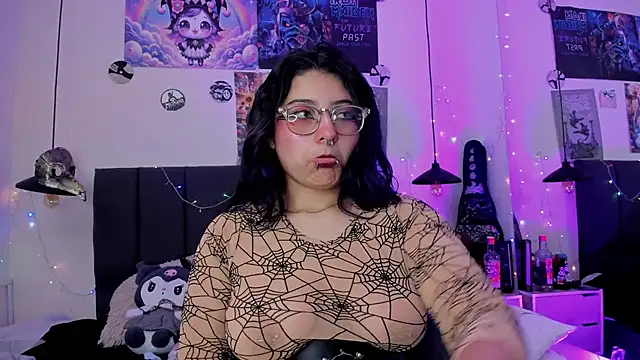 SabrinaV  online show from April 14, 2026, 11:26 am