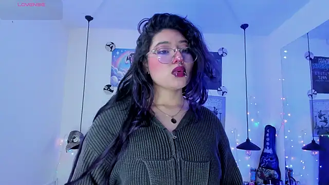 SabrinaV  online show from May 27, 2026, 11:28 am