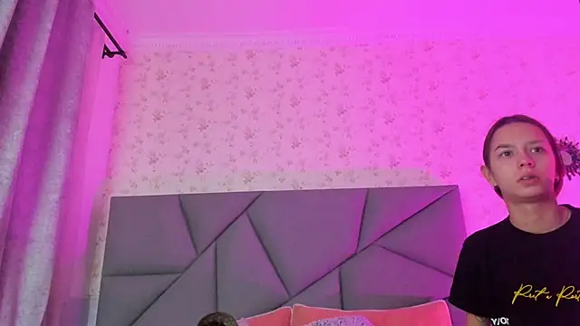 meganandtylerr19 online show from November 23, 2025, 1:43 pm