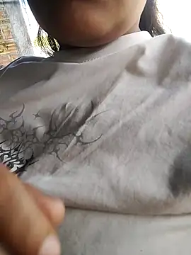 Karin 39 online show from April 21, 2026, 8:48 pm