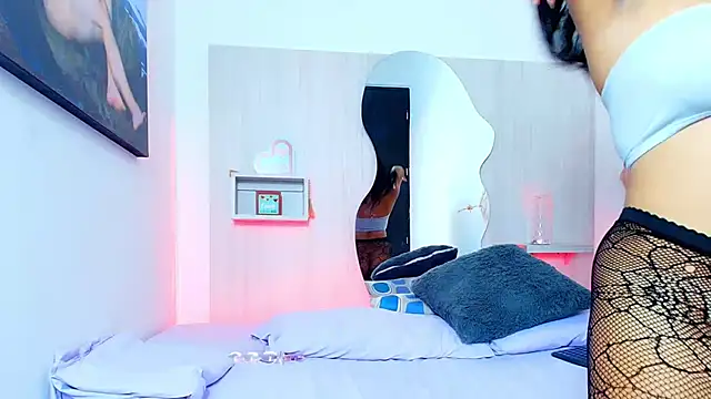 Snapshot of Selenegomezz chatting on October 10, 2025, 7:58 pm Selenegomezz online show from October 10, 2025, 7:58 pm