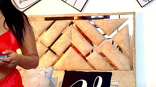 Snapshot of Selenegomezz chatting on November 16, 2025, 9:19 pm Selenegomezz online show from November 16, 2025, 9:19 pm