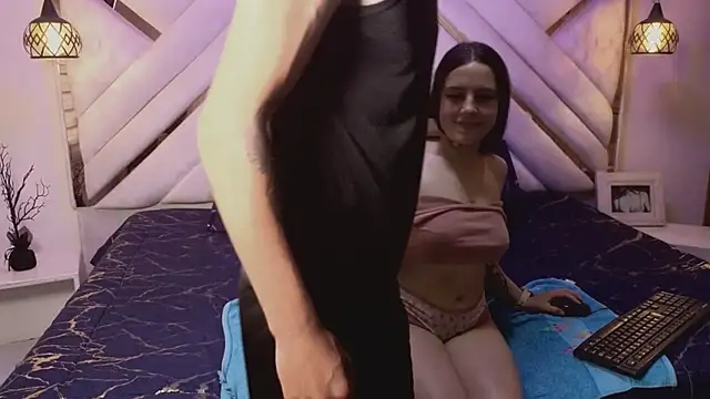 afrodita aares online show from November 13, 2025, 8:02 pm