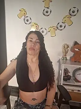 Snapshot of Lina_444 chatting on June 19, 2026, 9:53 pm Lina 444 online show from June 19, 2026, 9:53 pm