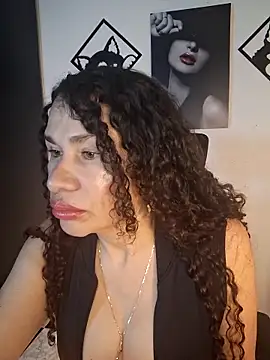 Lina 444 online show from May 8, 2026, 1:31 am
