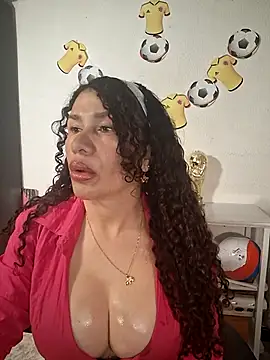 Snapshot of Lina_444 chatting on June 15, 2026, 1:28 am Lina 444 online show from June 15, 2026, 1:28 am