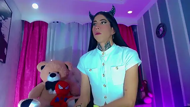 Julia Bulette1 online show from March 29, 2026, 1:24 pm