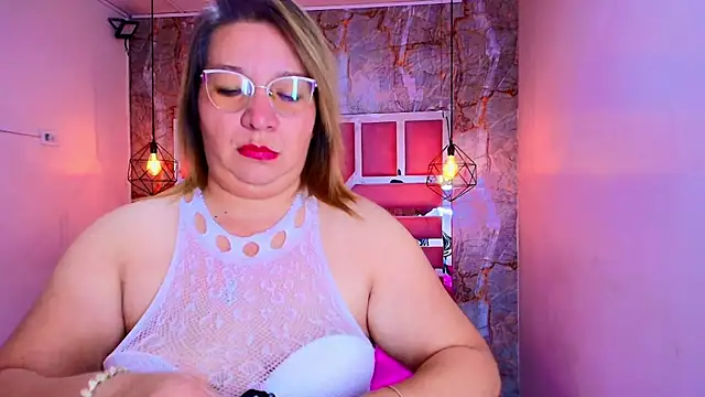 MaylinRosse  online show from January 15, 2026, 6:44 pm