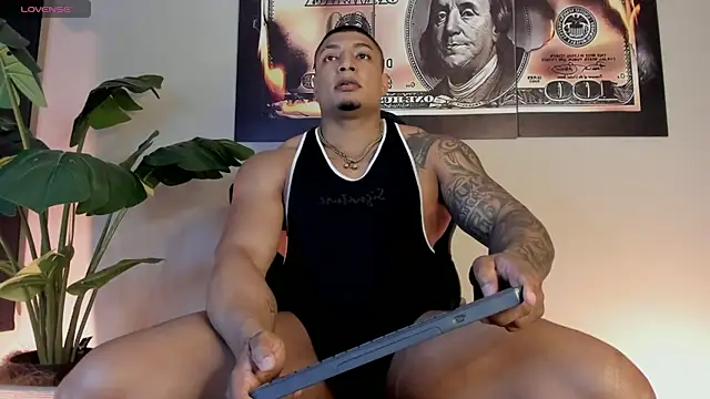 chrizmacgregor online show from May 5, 2026, 12:24 am