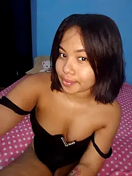 little onixx online show from November 9, 2025, 4:44 pm