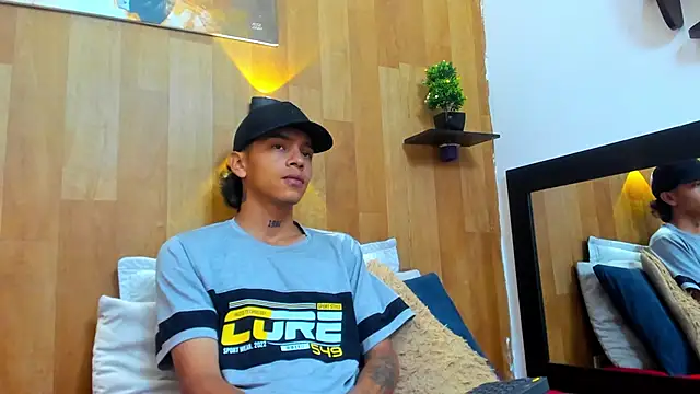 Snapshot of noah_blake0 chatting on September 19, 2025, 2:26 am noah blake0 online show from September 19, 2025, 2:26 am