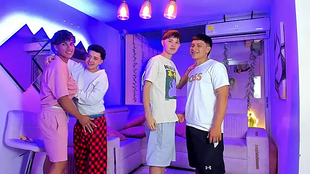 Snapshot of Houseofwarrios chatting on January 15, 2026, 5:44 am Houseofwarrios online show from January 15, 2026, 5:44 am