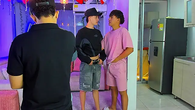 Snapshot of Houseofwarrios chatting on February 19, 2026, 5:26 am Houseofwarrios online show from February 19, 2026, 5:26 am