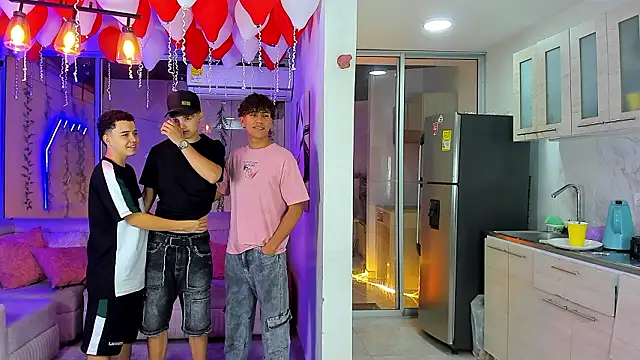 Snapshot of Houseofwarrios chatting on February 18, 2026, 5:38 am Houseofwarrios online show from February 18, 2026, 5:38 am