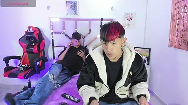 DemianSalvatore online show from February 24, 2026, 9:04 pm