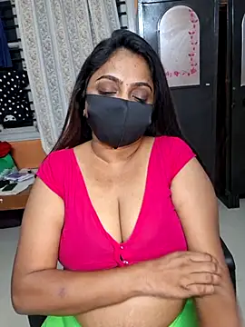 queendivya online show from May 19, 2026, 4:47 pm