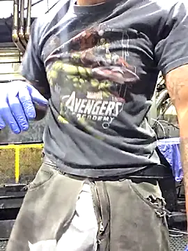 Snapshot of Justahungdad chatting on October 14, 2025, 12:17 pm Justahungdad online show from October 14, 2025, 12:17 pm