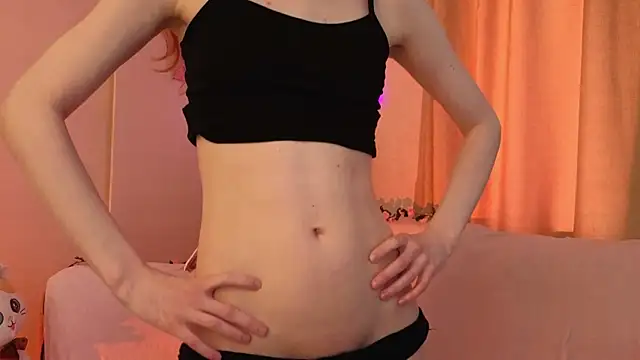 Snapshot of Little_rosy chatting on May 5, 2026, 4:37 am Little rosy online show from May 5, 2026, 4:37 am