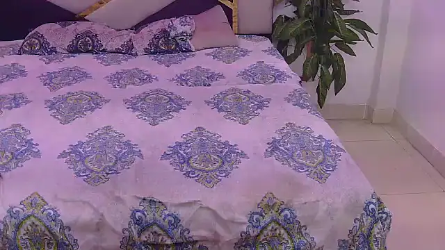 Lovelyy-couple online show from February 22, 2026, 4:41 pm