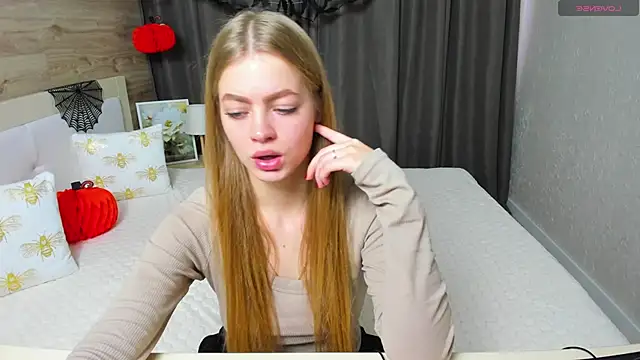 Alisa Glamour online show from October 27, 2025, 2:18 pm