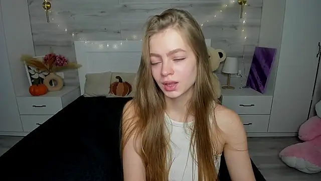 Alisa Glamour online show from November 23, 2025, 1:21 pm