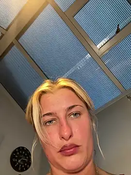 BabyBluexox online show from April 26, 2026, 7:33 pm
