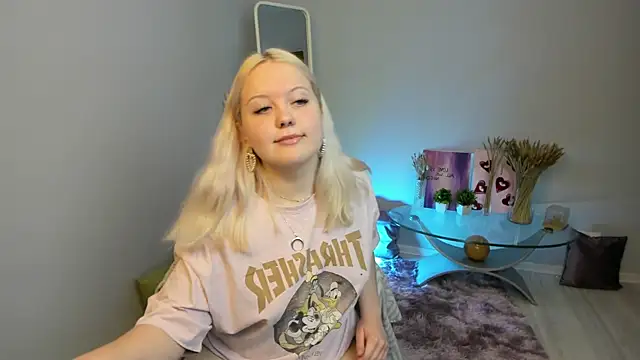Snapshot of RoseThomas_ chatting on September 28, 2025, 5:36 am RoseThomas online show from September 28, 2025, 5:36 am