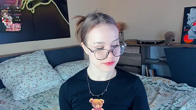 Snapshot of MaliaBourraine chatting on March 22, 2026, 7:21 am MaliaBourraine online show from March 22, 2026, 7:21 am