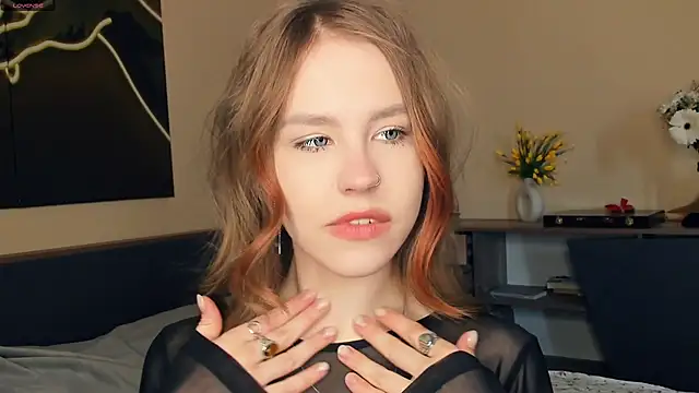 Snapshot of MaliaBourraine chatting on April 6, 2026, 7:20 am MaliaBourraine online show from April 6, 2026, 7:20 am