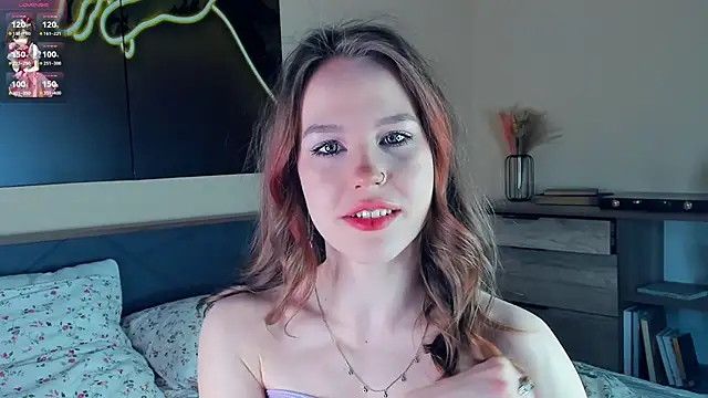 Snapshot of MaliaBourraine chatting on March 17, 2026, 7:11 am MaliaBourraine online show from March 17, 2026, 7:11 am