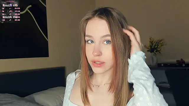 Snapshot of MaliaBourraine chatting on April 9, 2026, 7:25 am MaliaBourraine online show from April 9, 2026, 7:25 am