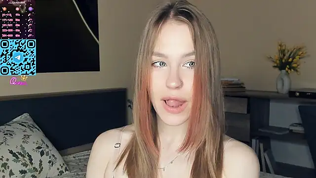 Snapshot of MaliaBourraine chatting on April 15, 2026, 7:14 am MaliaBourraine online show from April 15, 2026, 7:14 am