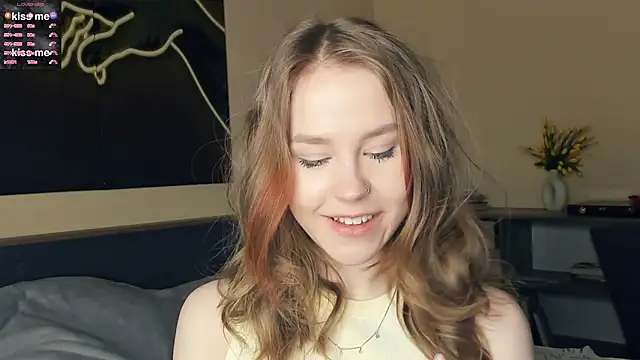 Snapshot of MaliaBourraine chatting on April 10, 2026, 7:15 am MaliaBourraine online show from April 10, 2026, 7:15 am