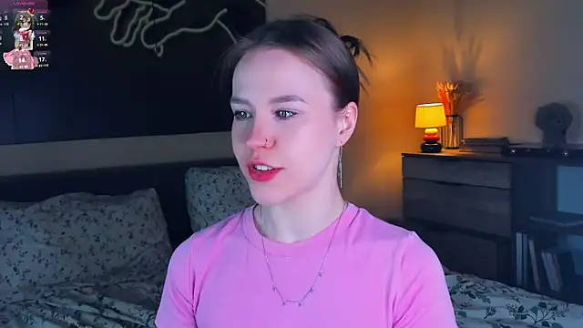 Snapshot of MaliaBourraine chatting on March 13, 2026, 7:02 am MaliaBourraine online show from March 13, 2026, 7:02 am