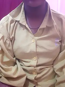 Snapshot of pari_rani7 chatting on February 22, 2026, 3:53 am pari rani7 online show from February 22, 2026, 3:53 am