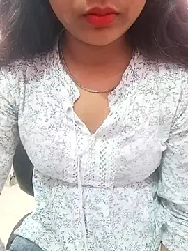 Snapshot of pari_rani7 chatting on March 17, 2026, 3:31 am pari rani7 online show from March 17, 2026, 3:31 am